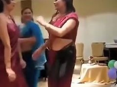 Sexy Nepali Aunty Dancing In Party